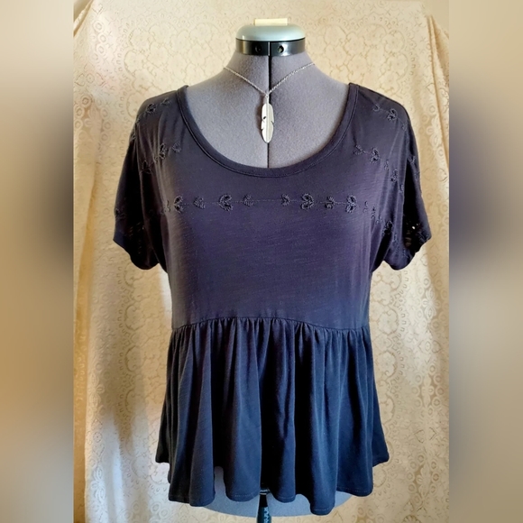 American Eagle Outfitters Gray Eyelet Ruffle Top Sz Sm boho asymmetrical fairy - Picture 1 of 5